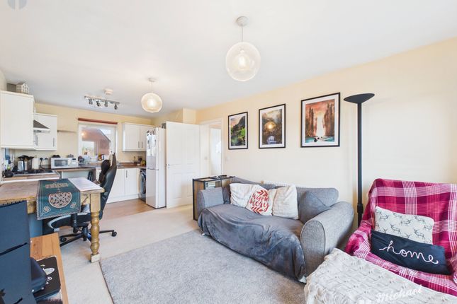 18 Wyatt Way, Aylesbury photo 2