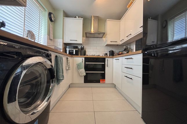 2-bed house on 118 Greenacres, Barry, £215,000