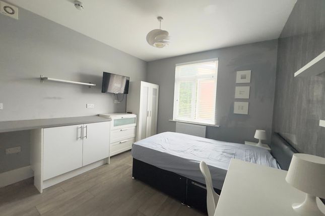Room 6 139 Tennyson Road, Luton photo 5