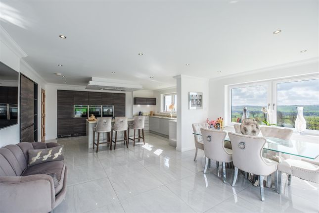 2, Broadleaf Court, Glassford, Strathaven photo 2