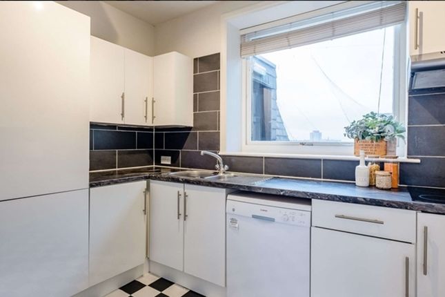 Penthouse B, London photo 4