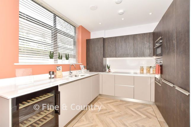 2-bed flat on The Fairways, Convent Road, Broadstairs, £395,000