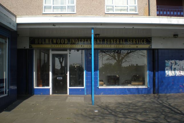 Retail premises to let in The Parade, Bradford
