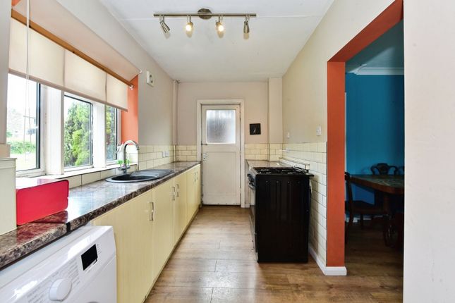 4, Phoenix Road, Sheffield photo 2
