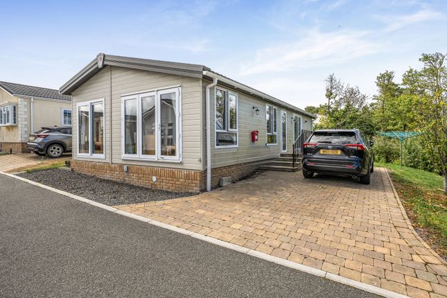 2-bed caravan on Meadowlands Court,5 Catkin Close, Bude, £210,000