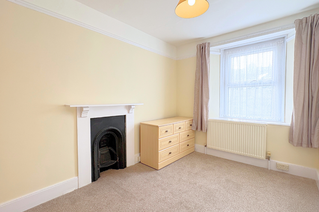 25, Sherwell Lane, Torquay photo 4