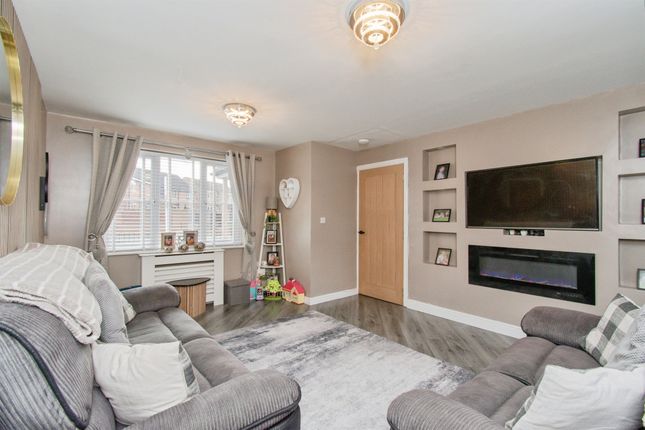 2, Violet Close, CASTLEFORD photo 2