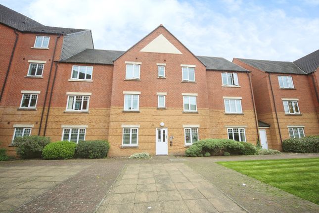Thumbnail Flat for sale in Hedgerow Close, Redditch