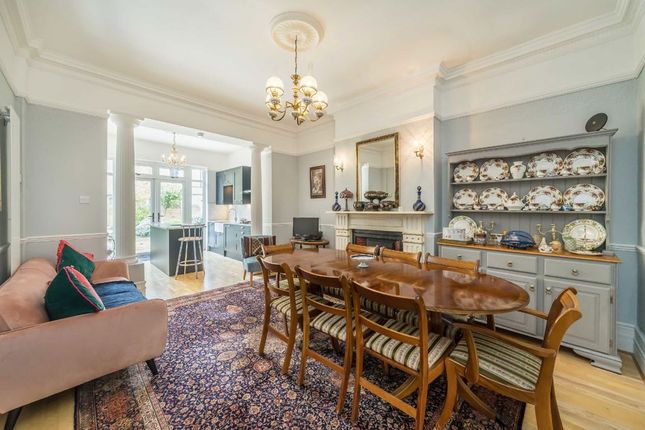 40, Drakefield Road, London photo 4