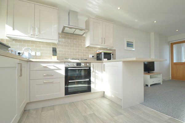 4, Fort Spinney Holiday Bungalows, Sandown photo 4