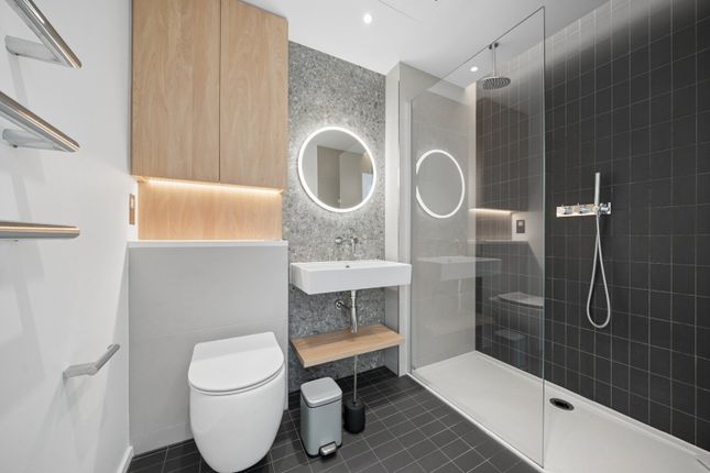 Apartment 96, Coda Residences, 6, York Place, London photo 4
