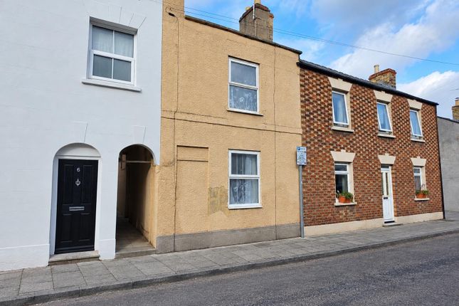 2-bed terraced on Victoria Street, Cheltenham, £220,000