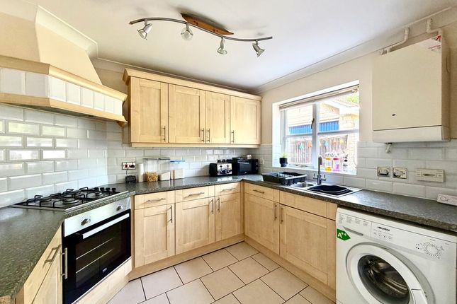 4, Meadowsweet Drive, Calne photo 2