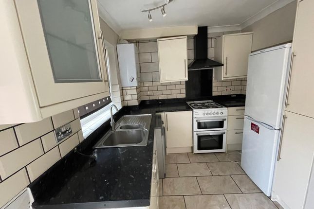 132, Wychbold Crescent, Birmingham photo 4