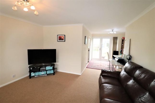 10 Gorse walk, Gorse Walk, Hazlemere photo 2