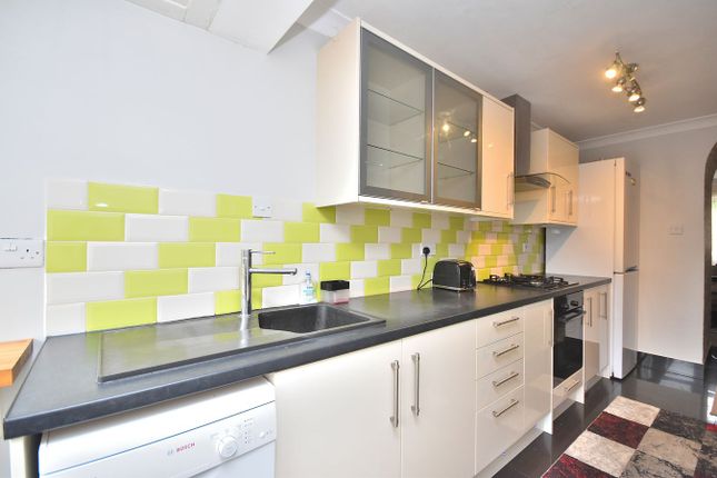27, Clee Rise, Northampton photo 4