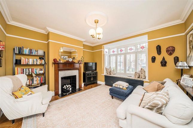 25, Holme Lacey Road, London photo 3
