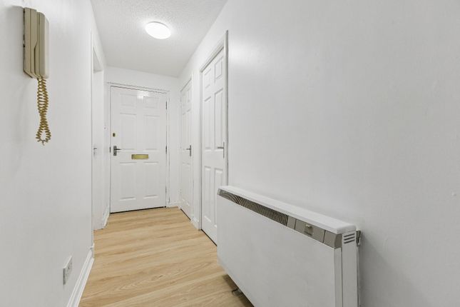 31, Muirhead Avenue, Falkirk photo 2