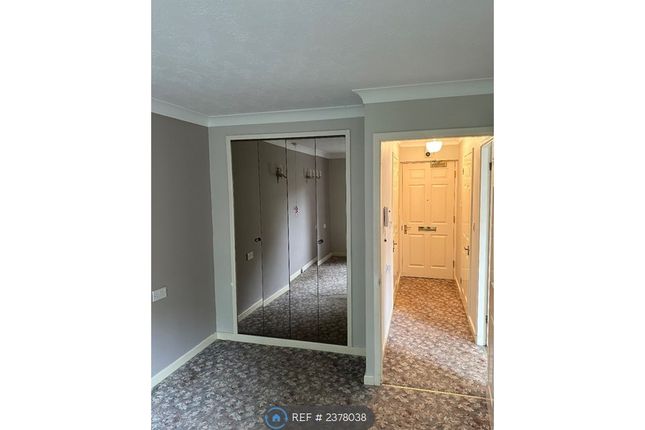 Great Storage With Built-In Mirror Wardrobe