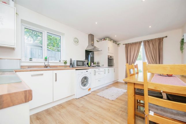 21, Whitegates Court, Clacton-On-Sea photo 3