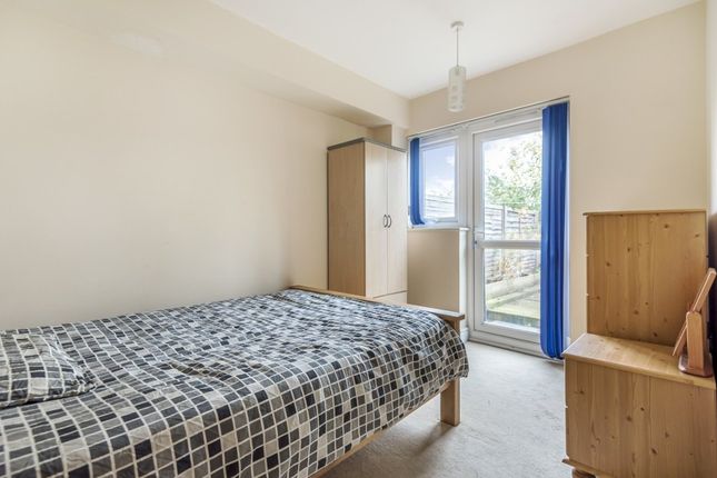 21, Glenmere Row, London photo 4