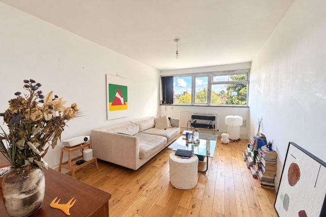 7, Foxberry Court, London photo 2