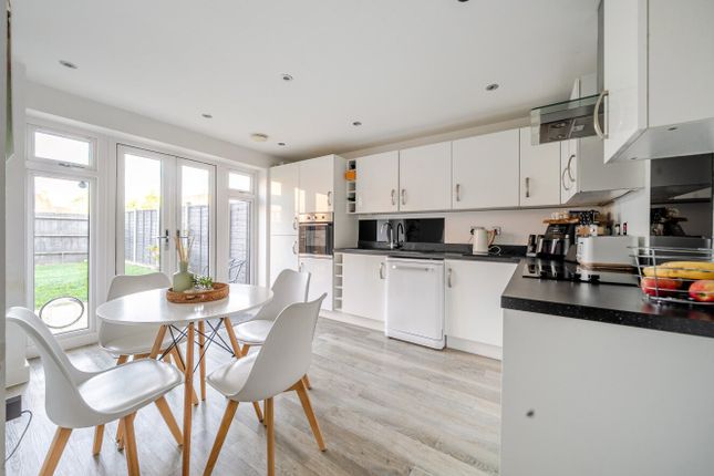 10, Field Place, Havant photo 2