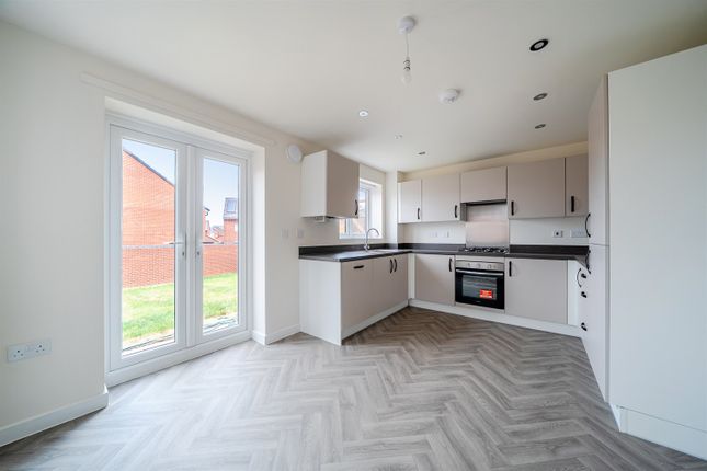 14, Guy Drive, Gedling, Nottingham photo 4