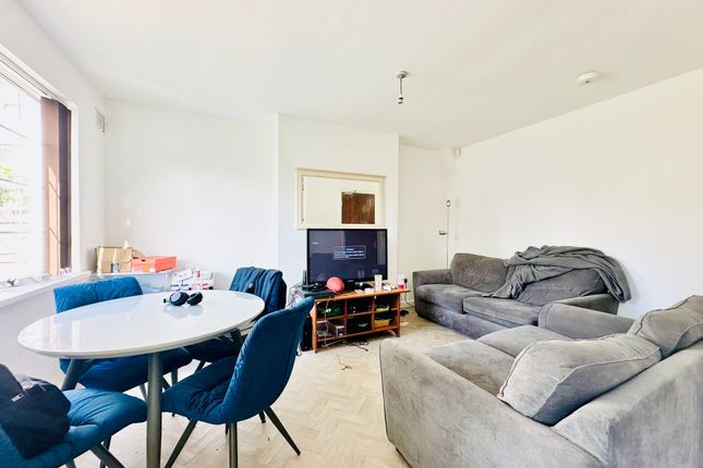 146 Rolleston Drive, Nottingham photo 3