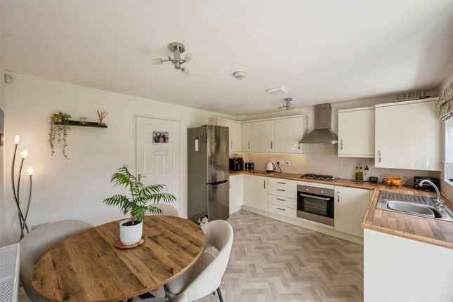8, West Moor Croft, Rotherham photo 2