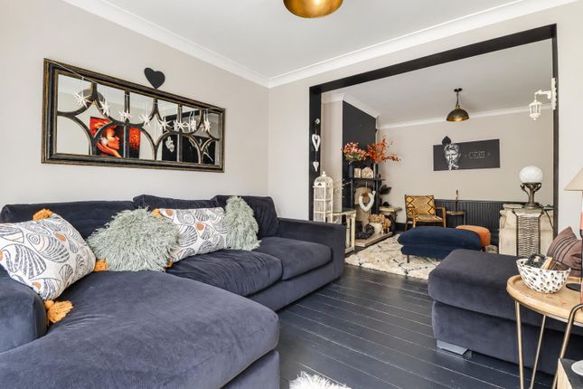 153, Tankerville Drive, Leigh-on-Sea photo 4