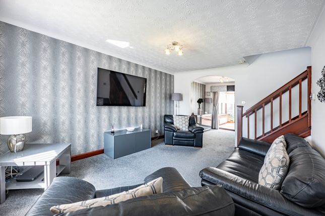 15 Katrine Place, Cambuslang, Glasgow photo 4