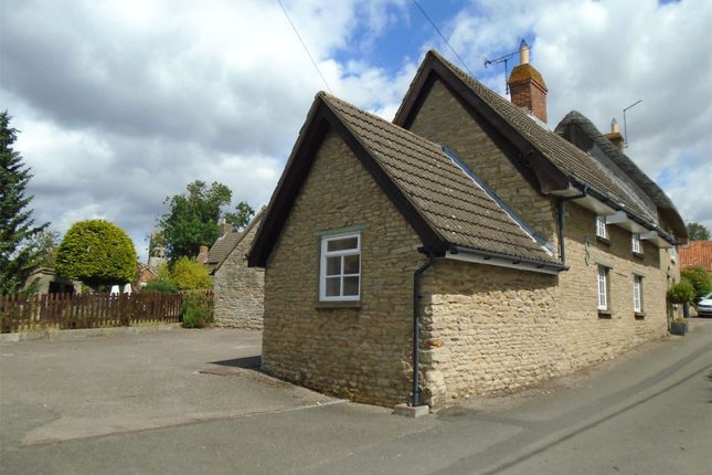 Country house to rent in Robbs Lane, Lowick, Kettering