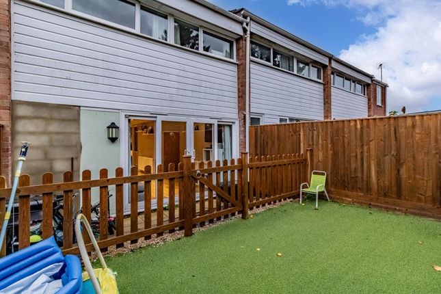 Terraced house for sale in Willow Close, Garsington, Oxford