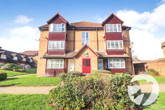 Studio flat on 52, Frobisher Road, Erith, £100,000