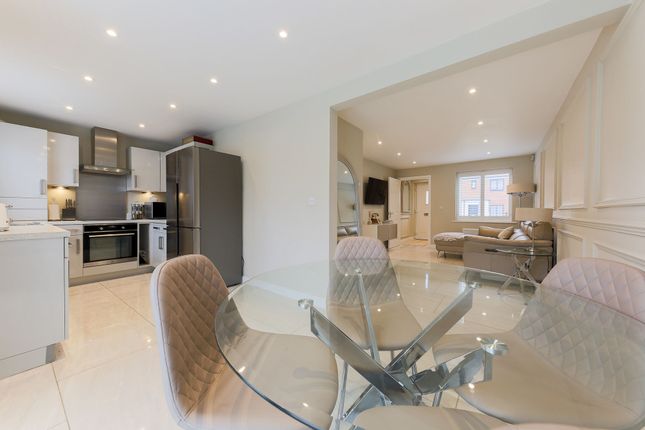 40 Moor Edge Drive, Wallsend photo 4