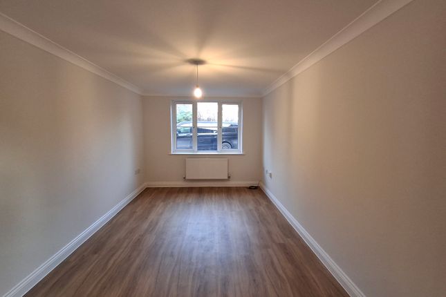 Flat 1, Waterlooville photo 2