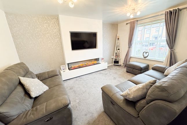 16, Ovaldene Way, Stoke-on-Trent photo 3