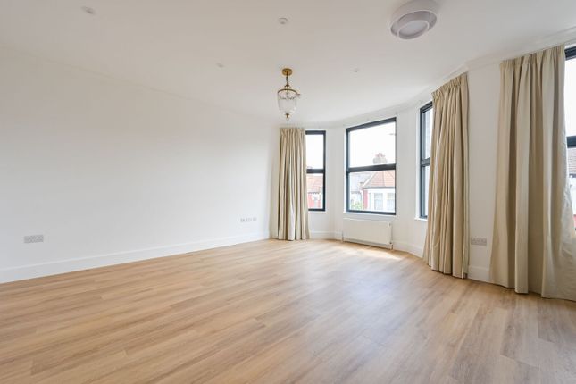 Wightman Road, N4, Harringay photo 4