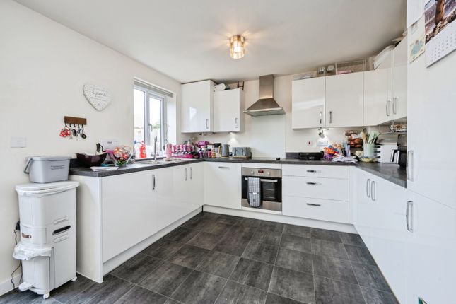 35, Hovingham Drive, Bedford photo 3