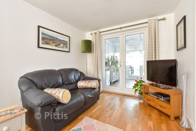17, Lake Green Road, Sandown photo 2