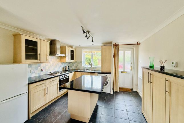 17, St. Hildas Close, Didcot photo 3