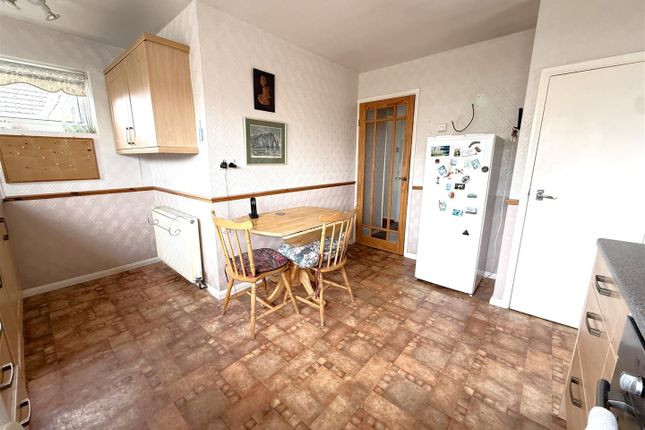 10, Fleming Avenue, Bottesford photo 4