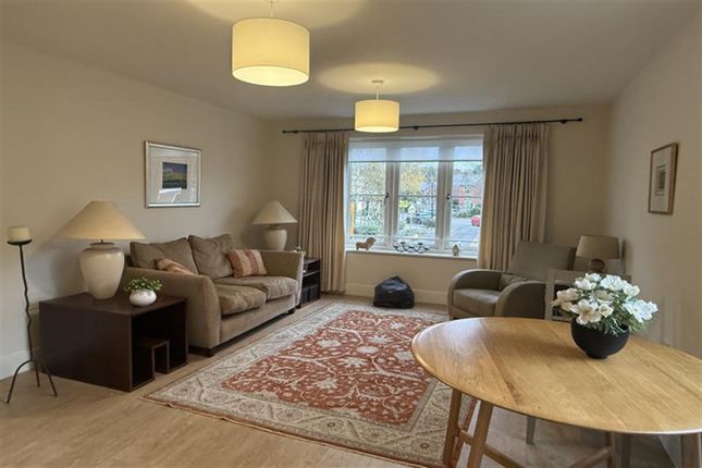 Flat 6, Dundee House, Bepton Road, Midhurst photo 2