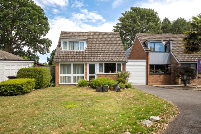 2-bed detached on Fidlers Walk, Reading, £480,000