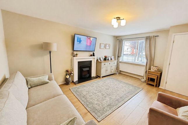 19 Clos Onnen, Port Talbot photo 2