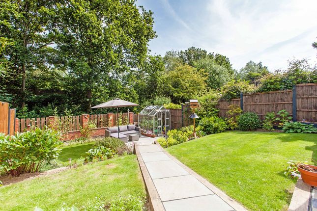 15 Windsor Walk, Chesterfield photo 4