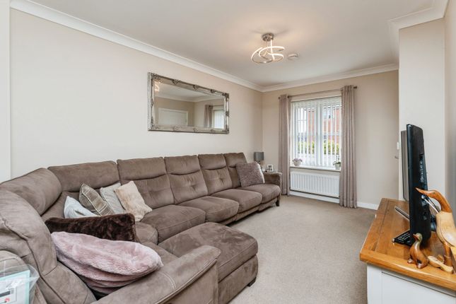 32, Churchill Lane, Cheshire photo 3