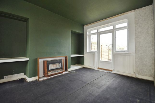 66, Macclesfield Old Road, Derbyshire photo 3