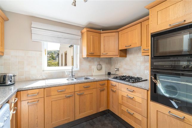 Yew Court, 45, Old Bridge Rise, West Yorkshire photo 4
